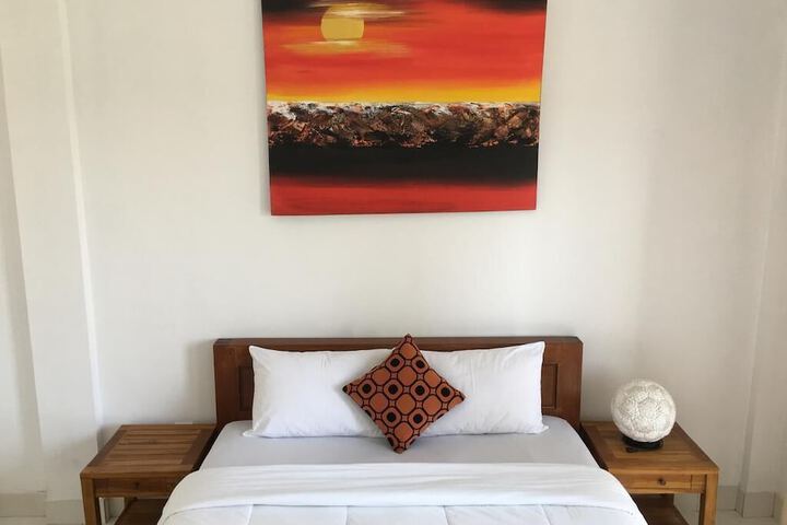 Room 4 of 32
