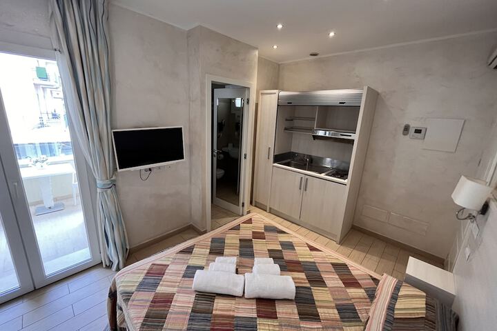 Room 4 of 23