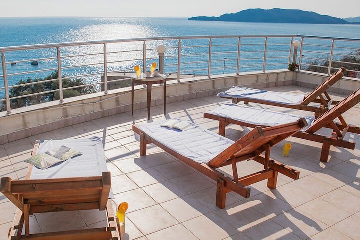 Terrace/Patio 122 of 132