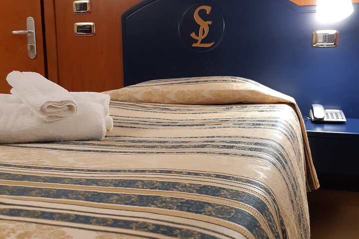 Room 9 of 82