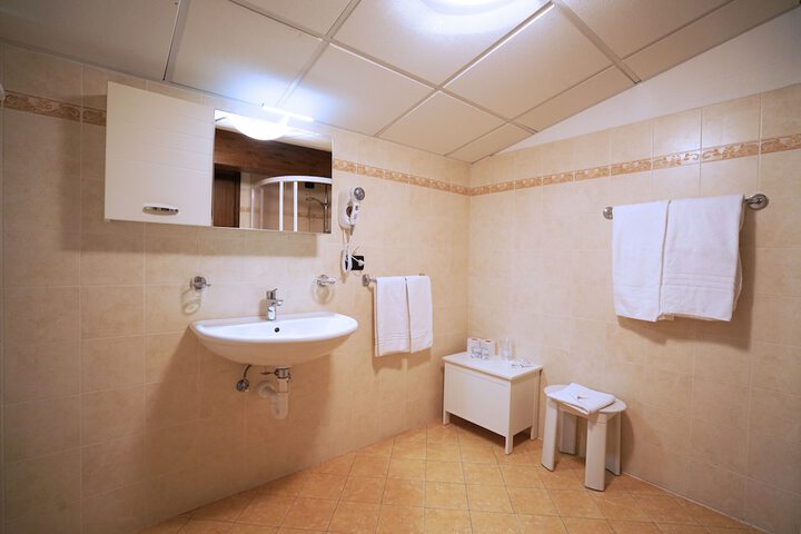 Room 19 of 47