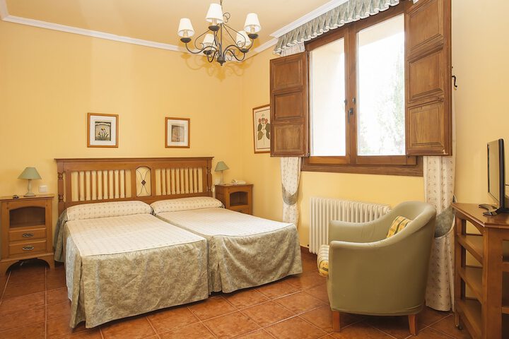 Room 8 of 48
