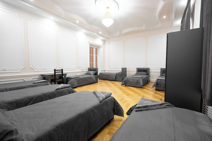 Room 13 of 21