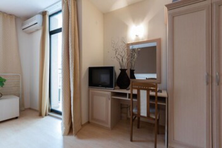 Room 14 of 20
