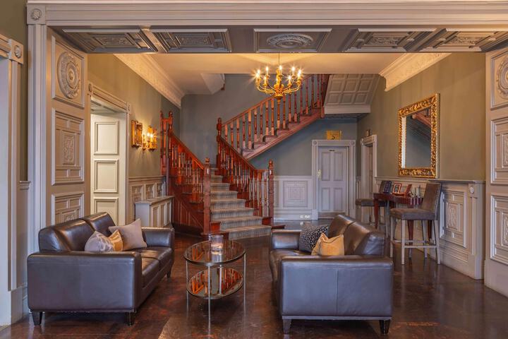 Guest Lobby
