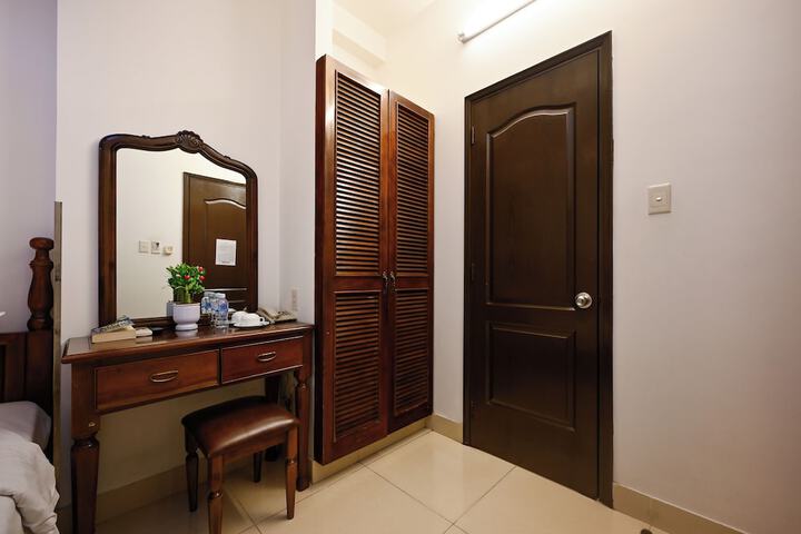 Room 6 of 53