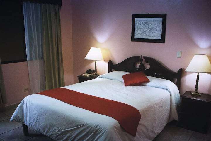 Room 5 of 28