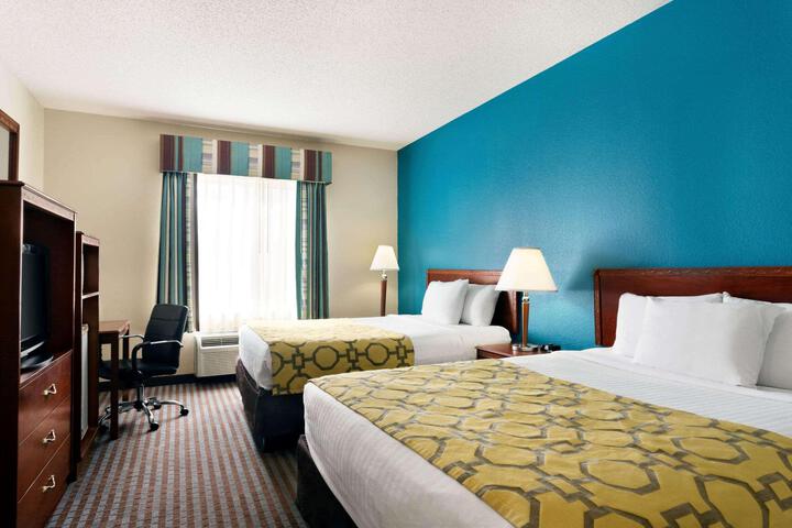 2 Queen Beds (4 of 11)