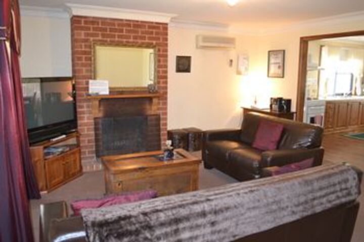 Room 10 of 12