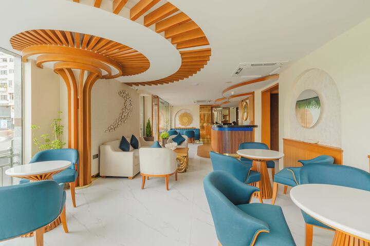 UMET Seaview Hotel with Free Roundtrip Airport Pick up and drop off