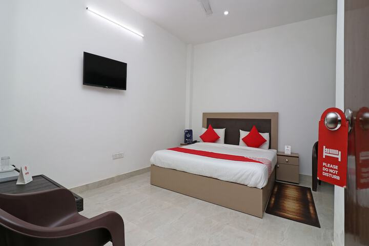 Room 12 of 23