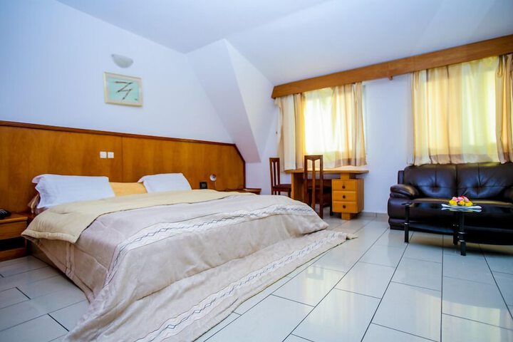Room 8 of 51