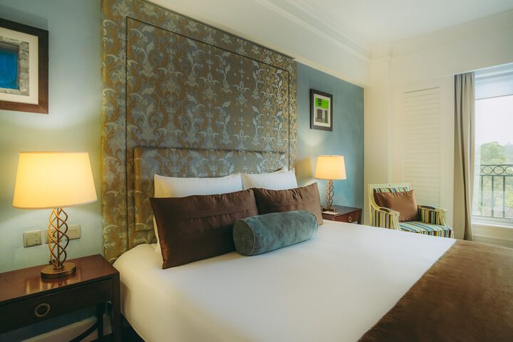 Room 17 of 208