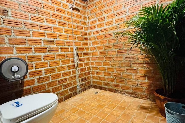 Room 80 of 135