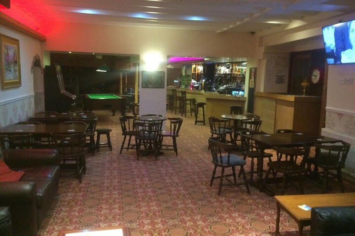 Lounge 33 of 45