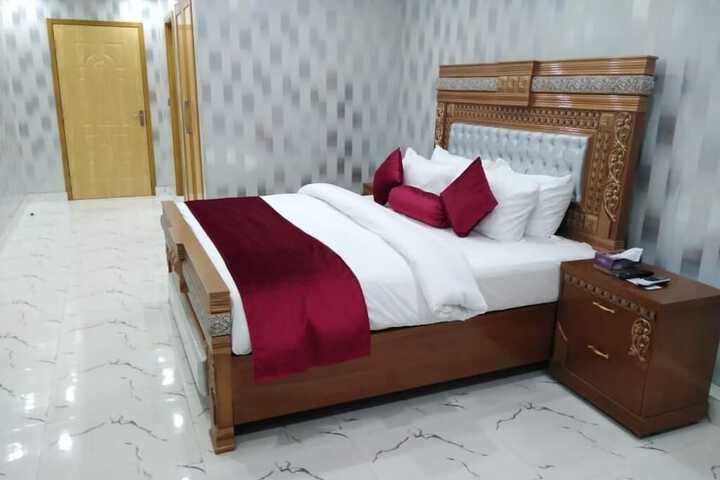 Room 14 of 26