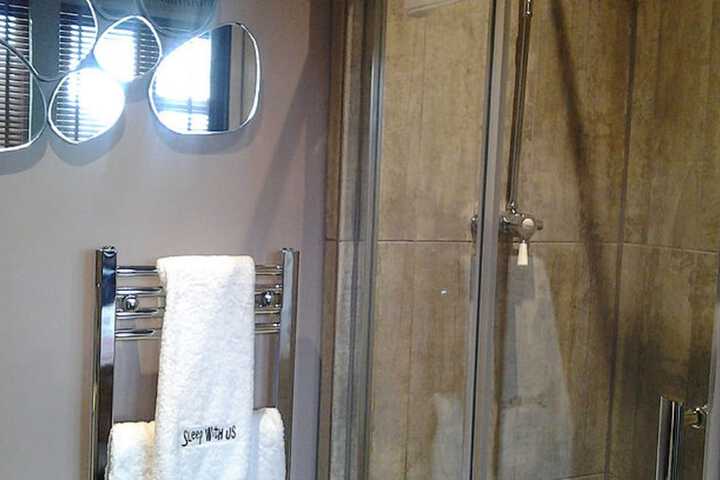 Room 10 of 10