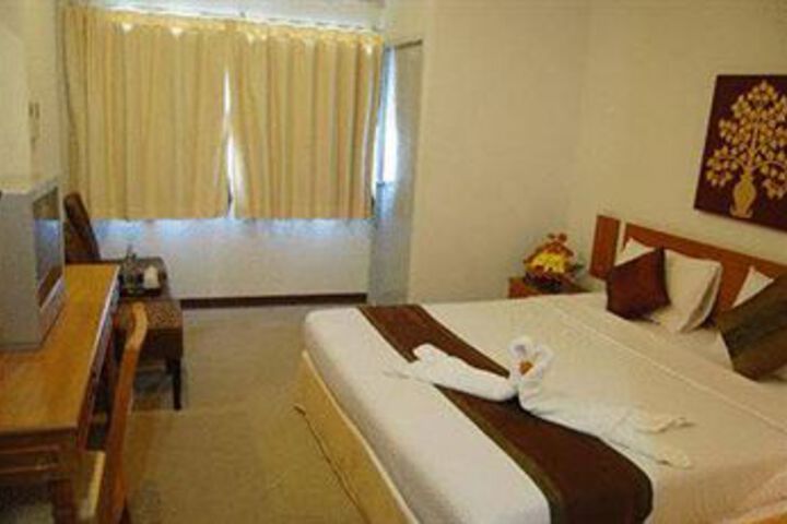 Room 7 of 13