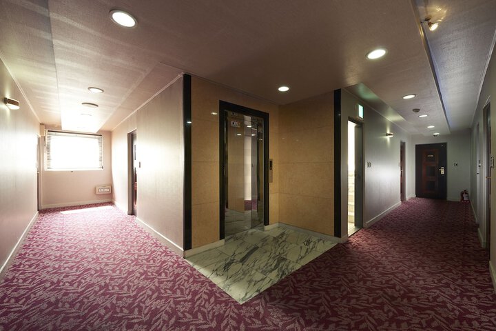 Ballroom/Hall 25 of 32