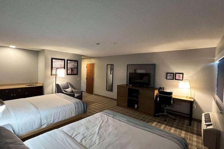 1 King Bed (4 of 13)