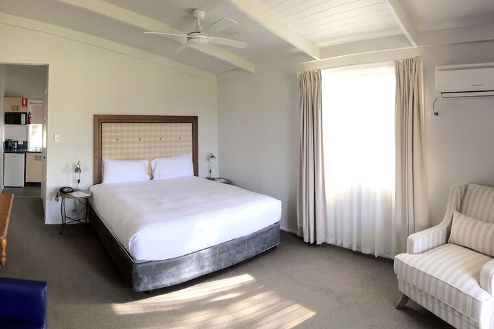 Room 5 of 66