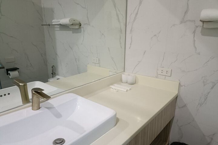 Room 16 of 20