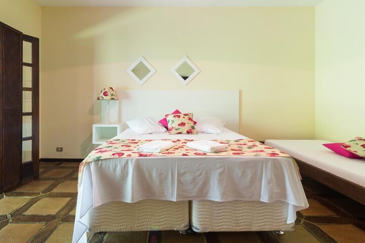 Room 10 of 36