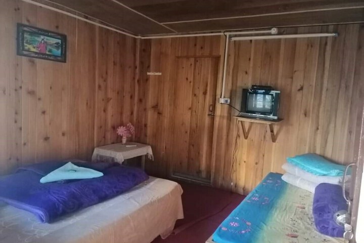 Room 13 of 22