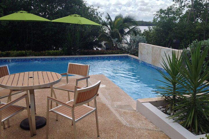 Pool Hotel