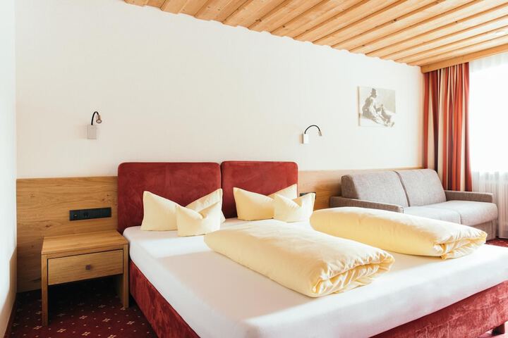 Room 10 of 75