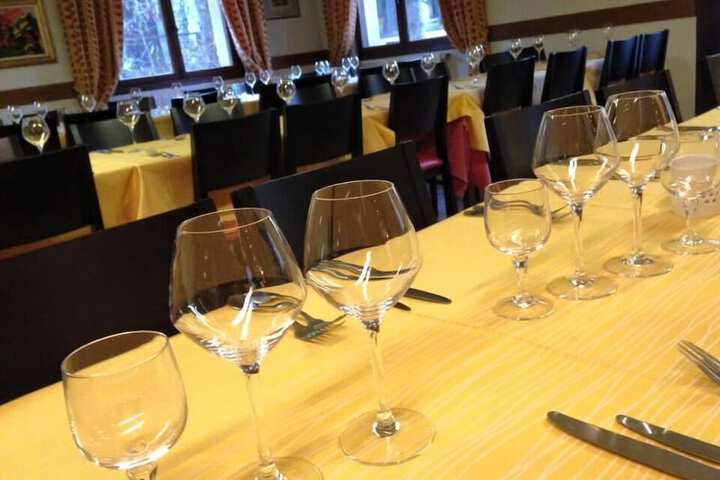 Dining 12 of 21