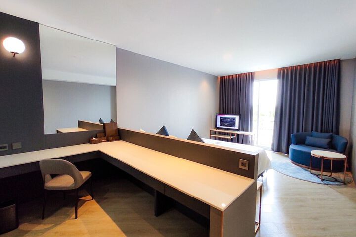 Room 37 of 64