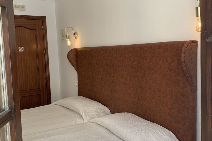 Room 50 of 74