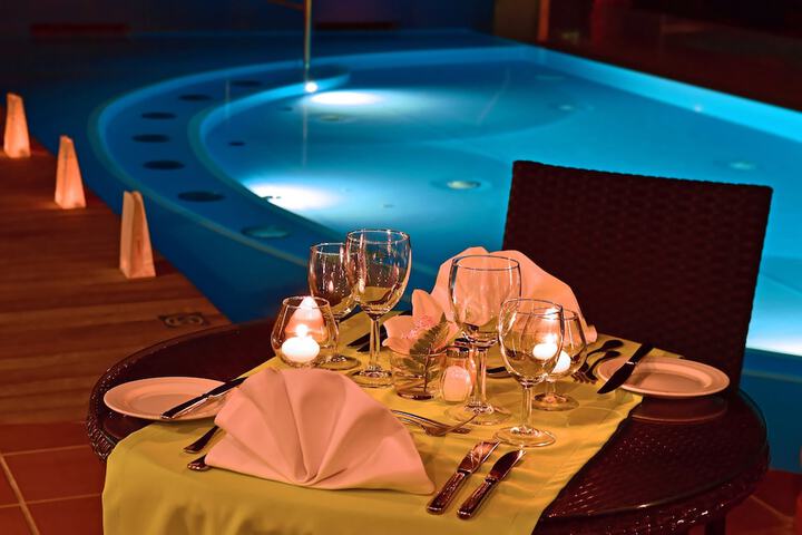 Dining 200 of 250