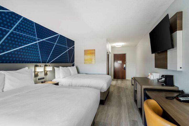 Room 7 of 28