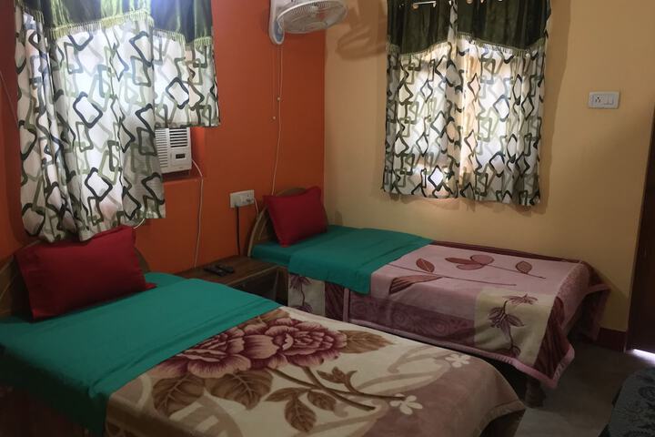 Room 7 of 32