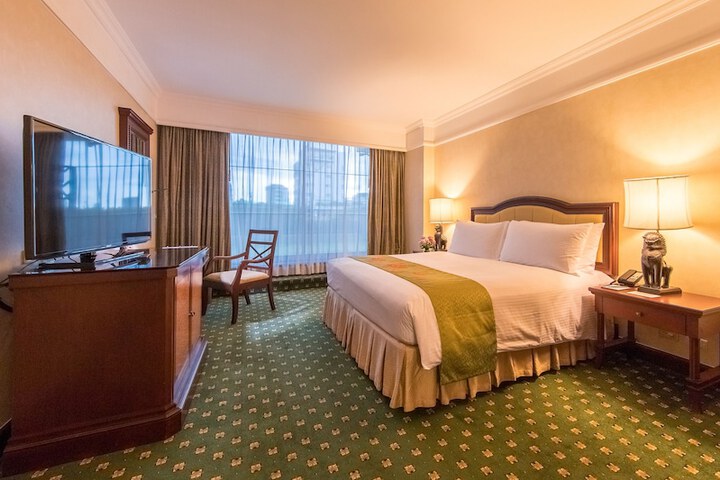 Room 8 of 117