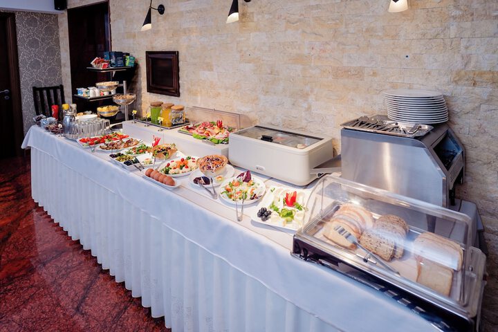 Dining 144 of 169