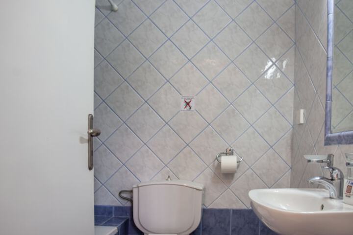 Room 51 of 75