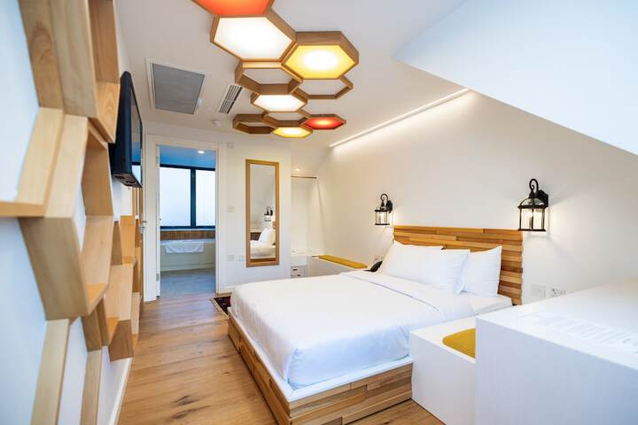 Room 103 of 171