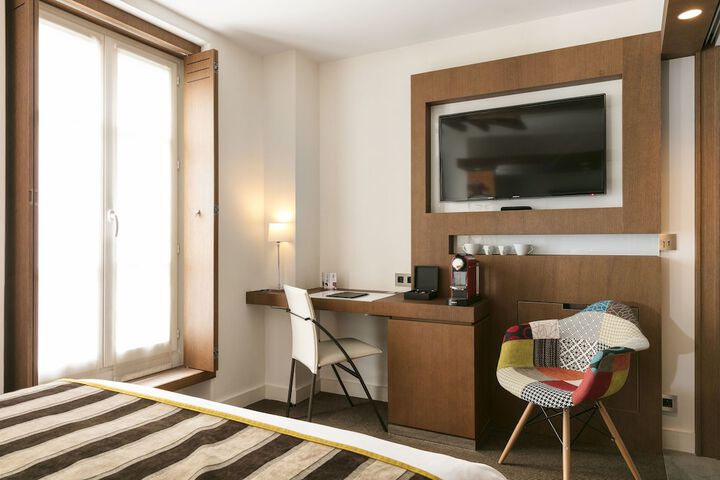 Room 9 of 44