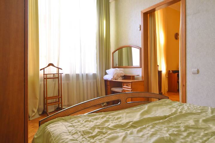 Room 25 of 40
