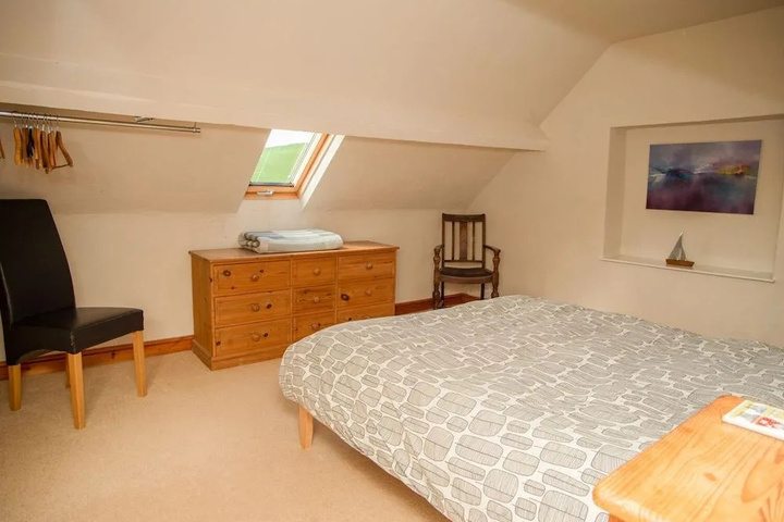 Room 5 of 17