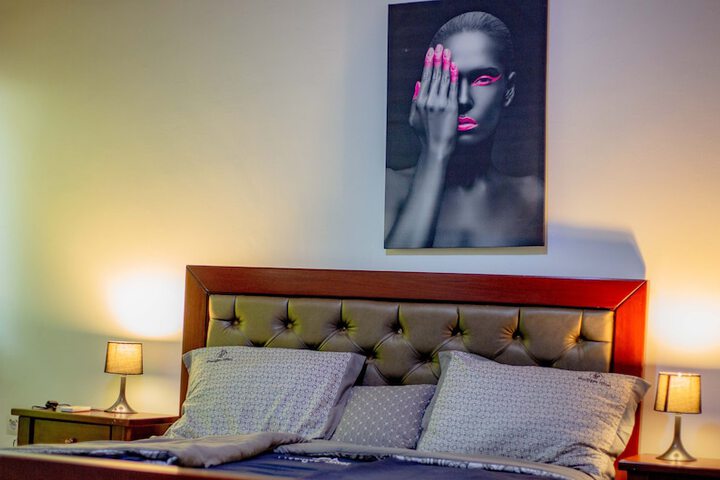 Room 18 of 307