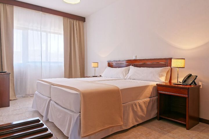 Room 8 of 27