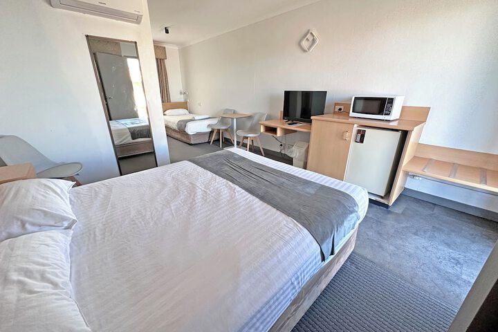 Room 16 of 49