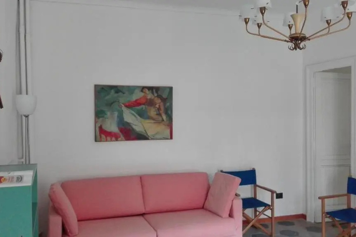 Room 8 of 11