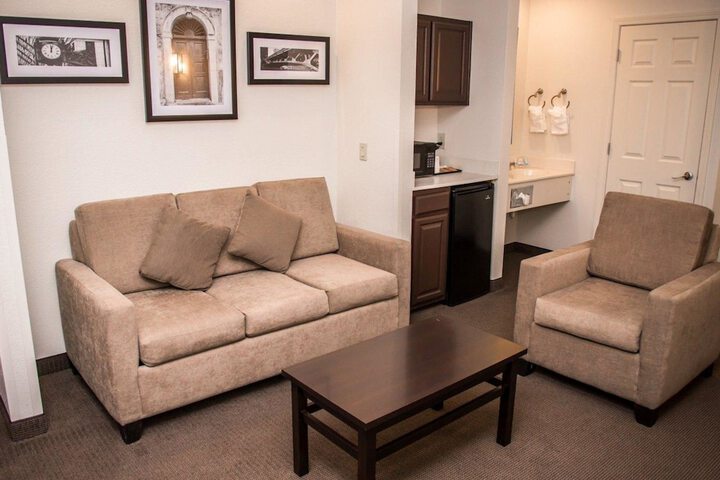 2 Double Beds (5 of 10)