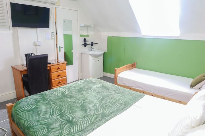 Room 66 of 100