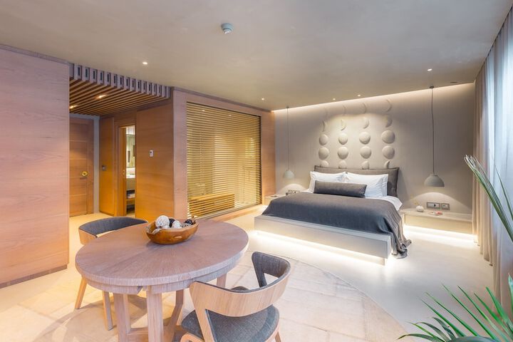 Room 4 of 36